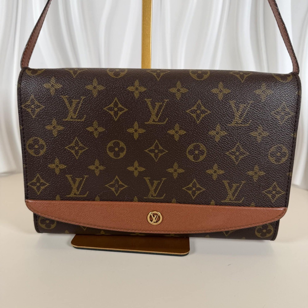 Louis Vuitton Vintage Monogram Pochette Bordeaux Shoulder Bag/Clutch